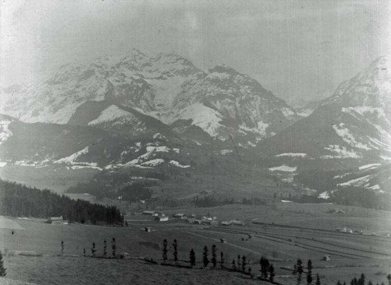 Blick vom Buchauberg gegen Spielberg