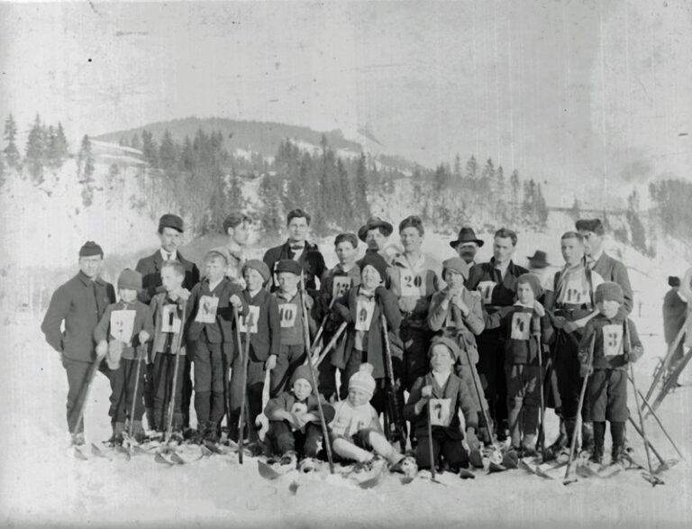 Kinderskirennen um 1920