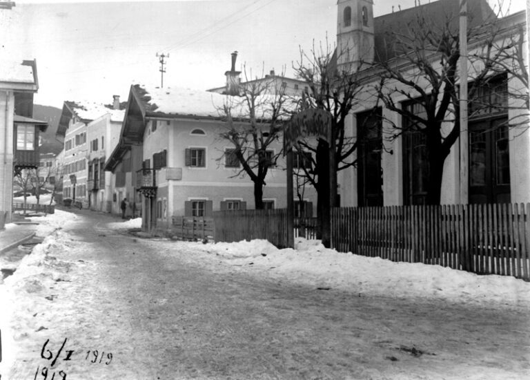 Dorfstraße im Jänner 1919